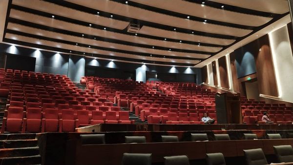 45243666_2031360743587396_1050038255975661568_n