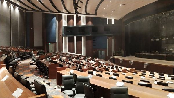 45298677_2031360693587401_2002642653400793088_n